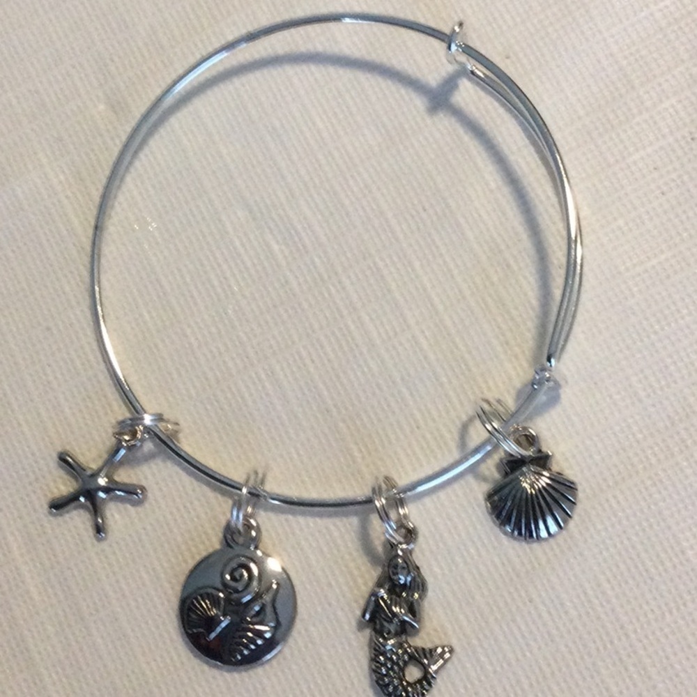 Wire Bracelet color sliver with 4 Charms a Mermaid,shell, starfish conch shell